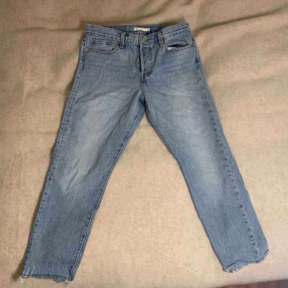 👖LEVI’S WEDGIE JEANS👖